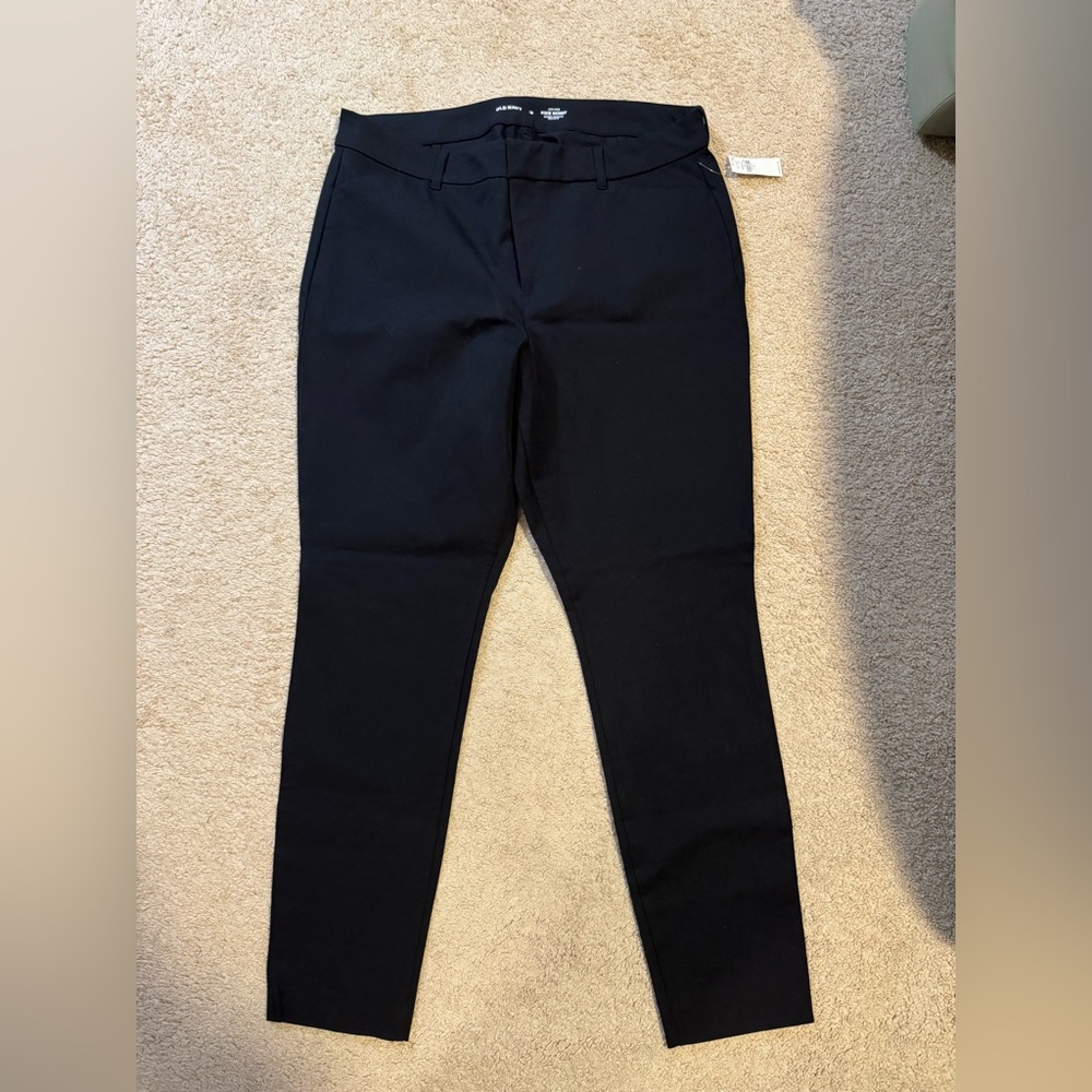 NWT Old Navy High-Rise Pixie Skinny Pants - Black